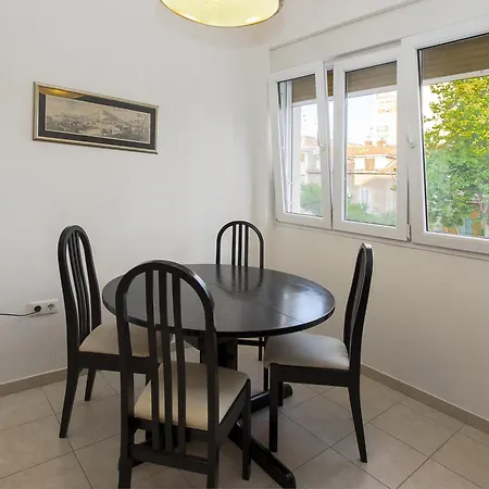 With Wifi - 11255 Apartment Split